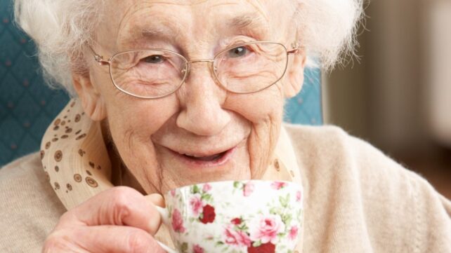 Choice of Tea or Coffee Could Influence Risk of Osteoporosis in Older Women