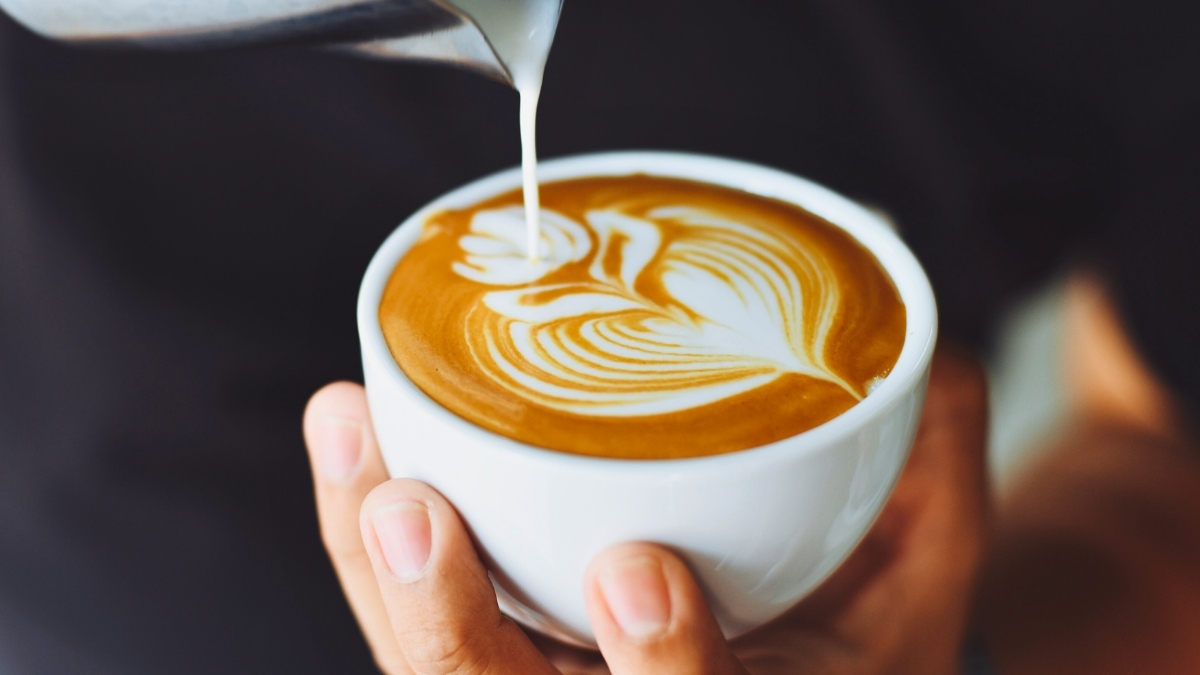 6 Expert Tips to Drink Coffee Safely if You Have High Blood Pressure
