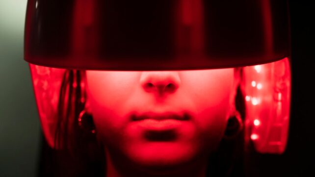 New Light Therapy Can Suppress a Key Marker of Hair Loss by 92%
