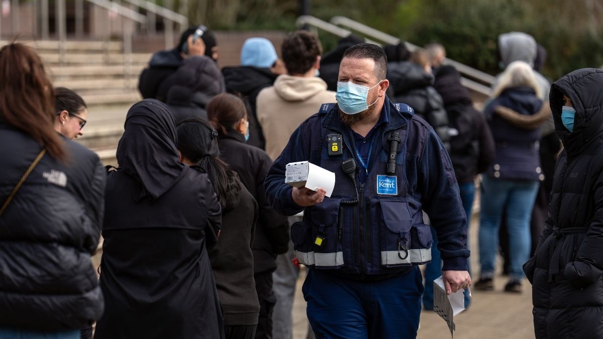 Přeživší bakteriální meningitidy čelí dlouhodobým následkům