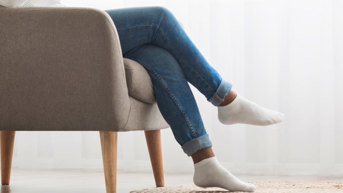Is Crossing Your Legs Actually Bad For You? Here's What The Evidence Says