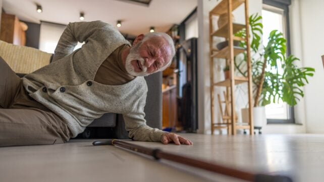 Falls After 40 May Warn of Future Dementia, Major Review Finds