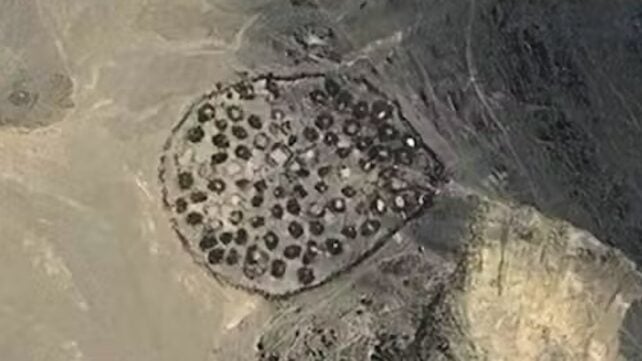Archaeologists Discover Hundreds of Strange, Ancient Mass Graves in The Desert
