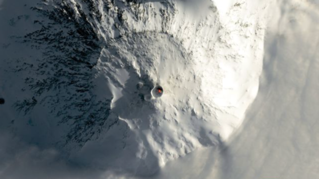 There's a Volcano in Antarctica Spewing Crystals of Gold Into The Atmosphere
