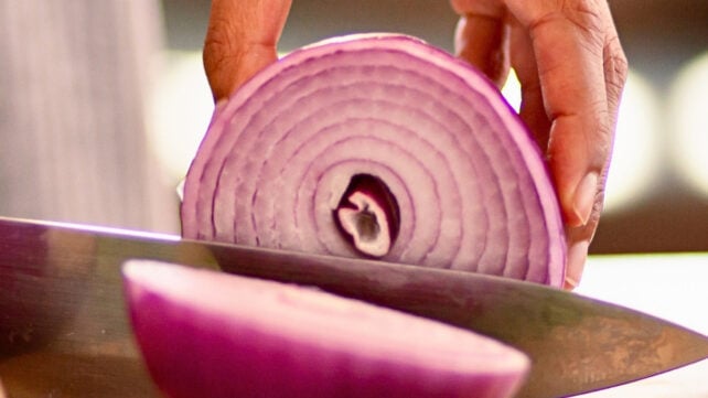 Your Taste For Onions May Reveal Something About Your Future Health