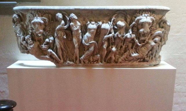 Flowerpot Used For 200 Years Turned Out to Be a Rare Treasure