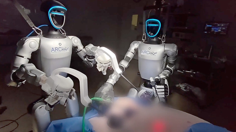 In a First, Remotely-Operated Humanoid Robot Performs Gallbladder Removal Surgery