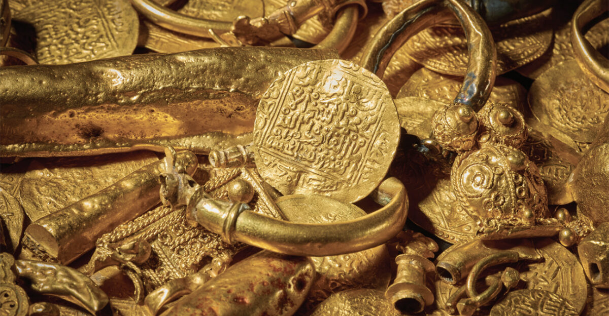 17TH-CENTURY SHIPWRECK WITH 400 GOLD COINS FINALLY NAMED