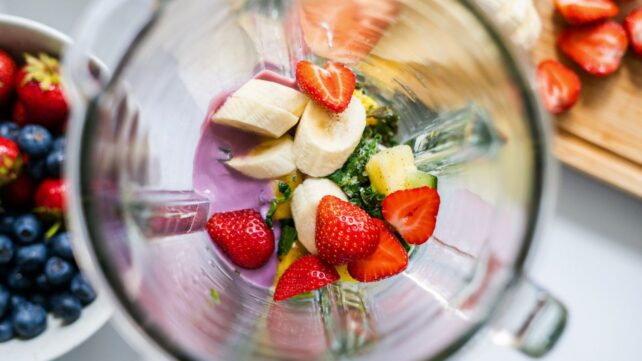 This One Fruit May Reduce The Nutrients in Your Next Smoothie, Experiments Suggest