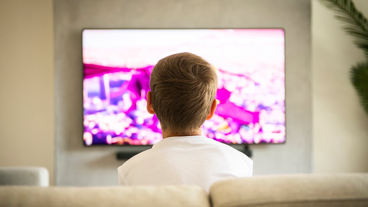 Studie: samotný čas u obrazovek nemusí dětem škodit