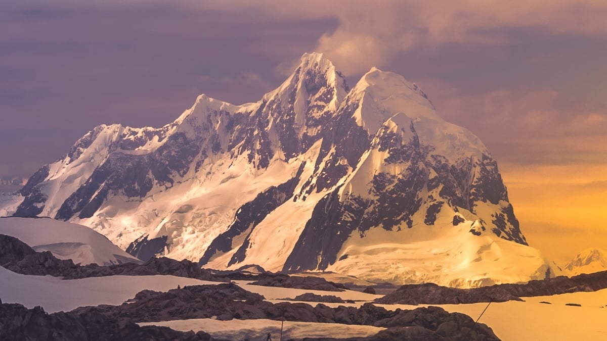 Mountains That Helped Complex Life Flourish May Lie Hidden Beneath Antarctic Ice