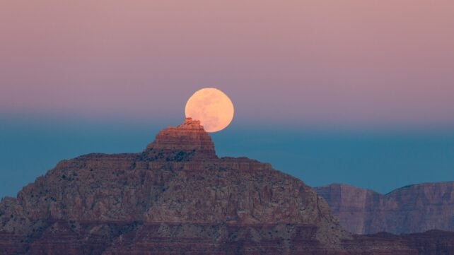 Grand Canyon Rocks Preserve a 1.2-Billion-Year Record of Earth And The Moon