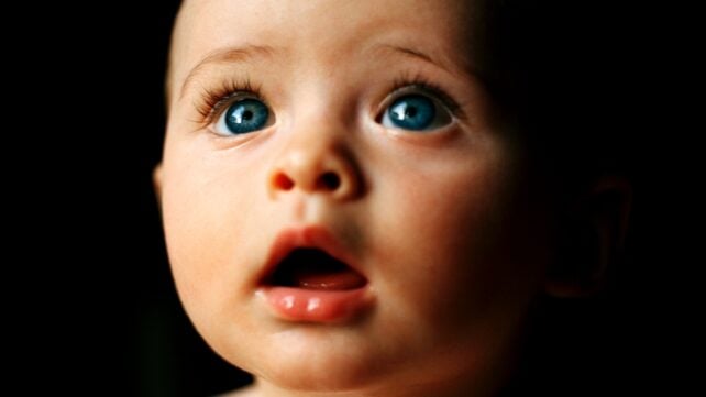 Scientists Gave Cash to Low-Income Moms, And It Altered Their Babies' Aging