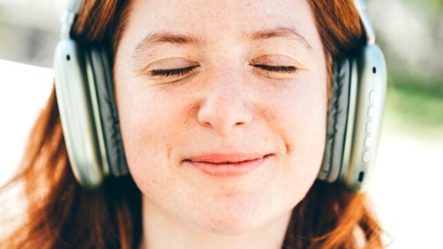 Listening to One Type of Music Can Help You Make Healthier Food Choices, Study Reveals