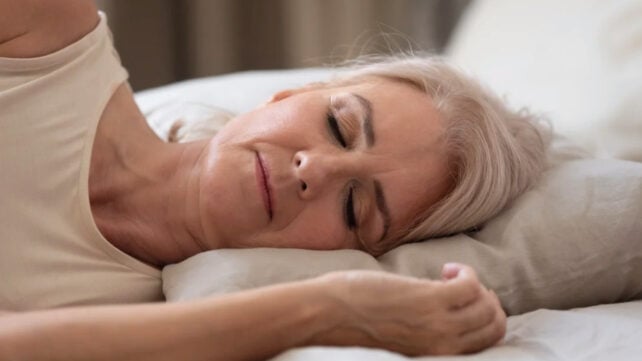 Scientists Reveal The Optimal Amount of Sleep For Lower Dementia Risk