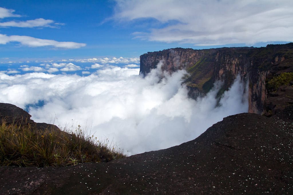 Roraima cliffs1