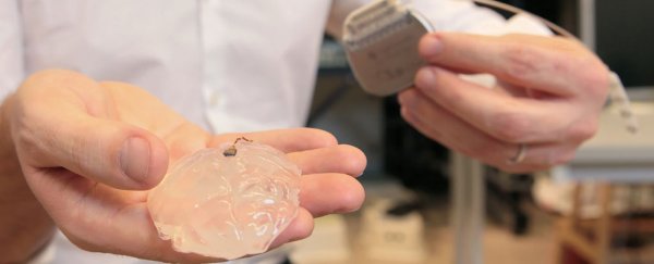 For the first time, a wireless brain implant has enabled paralysed primates to walk again
