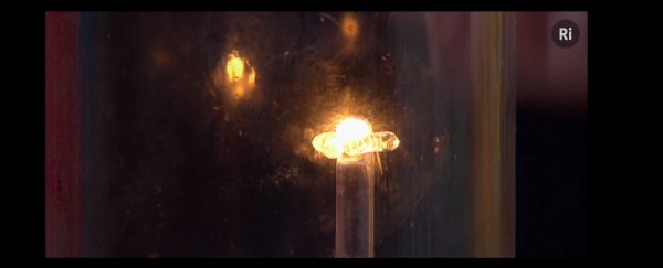 WATCH: Scientists burn a diamond in pure oxygen