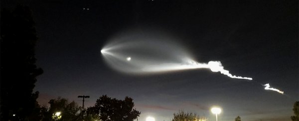 SpaceX's Falcon 9 launch just created an eerie light show over Southern California