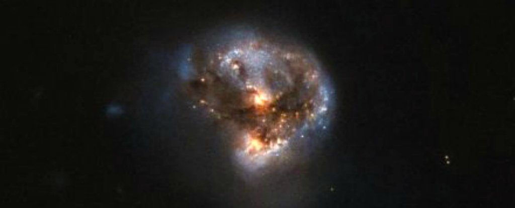 Egern backup jævnt Hubble Has Photographed a Disturbingly Beautiful Galaxy That Acts as a Huge  Laser