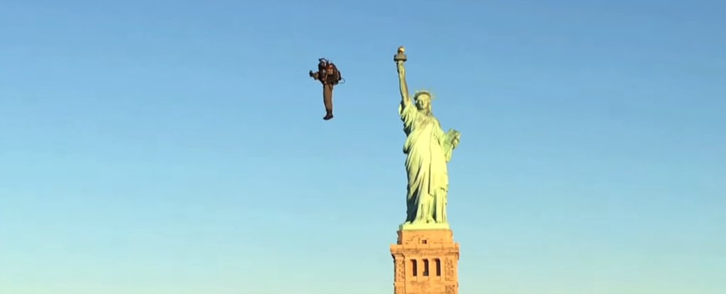 Watch an Aussie Inventor Jetpack Around The Statue of Liberty ...