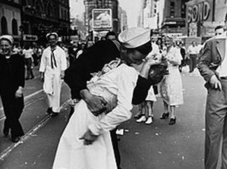 A physicist just reopened the controversy behind this iconic photo