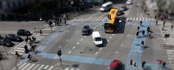 Denmark just installed environmentally friendly traffic lights that give priority to bikes and buses