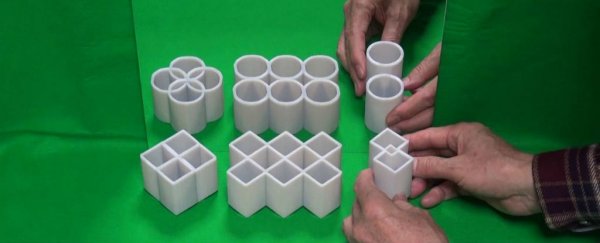 WATCH: This awesome illusion turns squares into circles in the mirror
