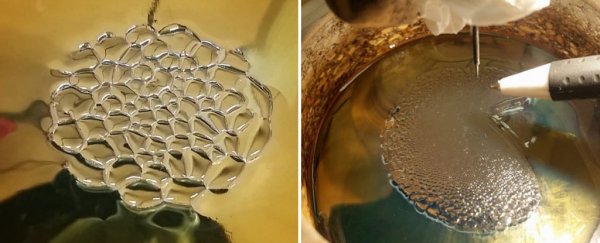 A 17-year-old teen just achieved a scientific first with this weird electric phenomenon
