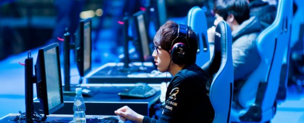 Gamers have more grey matter and better brain connectivity, research suggests