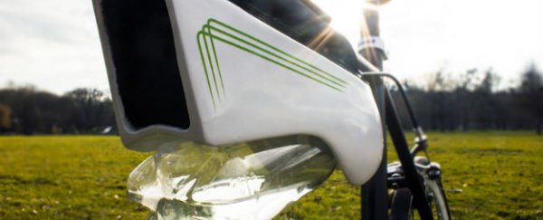 New self-filling water bottle harvests drinking water from the air