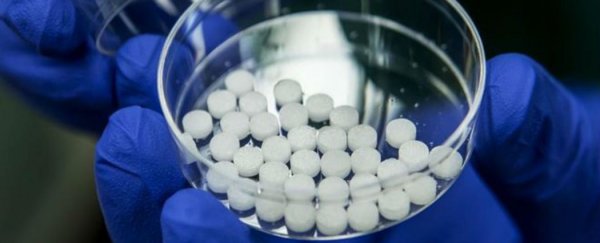 This tiny implant mops up wandering cancer cells in the body