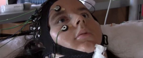 This new mind-reading technology lets locked-in patients communicate