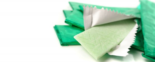 Chewing sugar-free gum removes as much oral bacteria as flossing