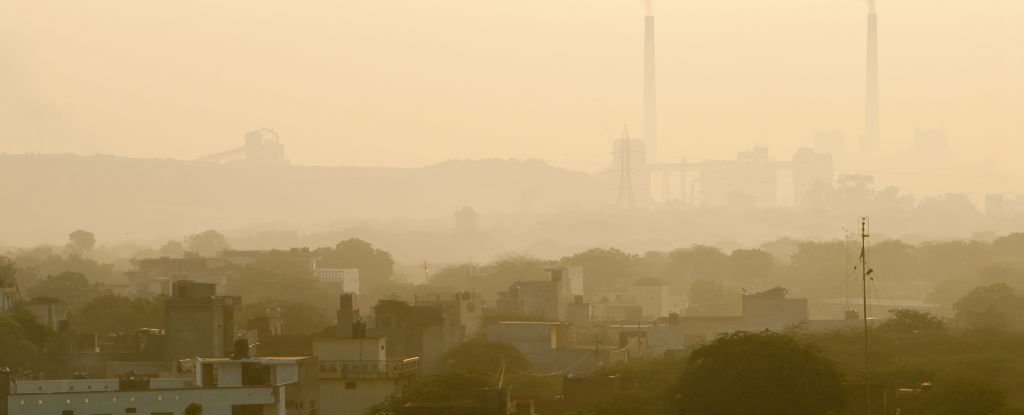New Delhi's Air Is Now So Toxic, Schools Are Closing And Expats Are Fleeing
