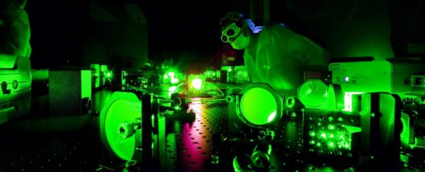 Physicists just built a light with the brightness of a billion Suns
