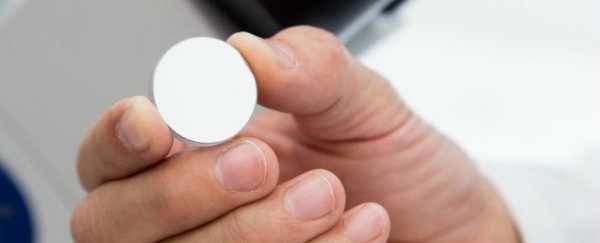 Scientists are using tiny mirrors to capture the most detailed 3D images of cell structures ever