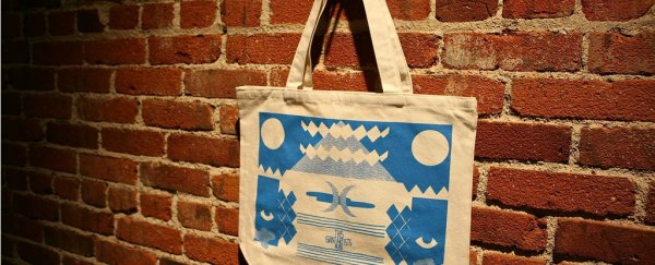 Here's how often you need to use a tote bag to be more sustainable than plastic