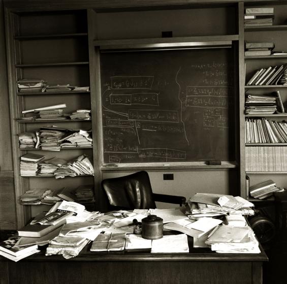 10 Workspaces Of Some Of The Greatest Minds In Science