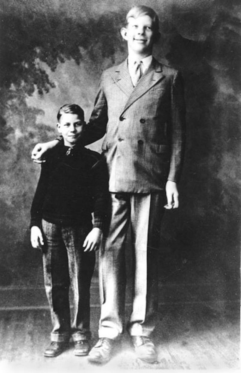 It's The Birthday of The Tallest Man Who Ever Lived ScienceAlert