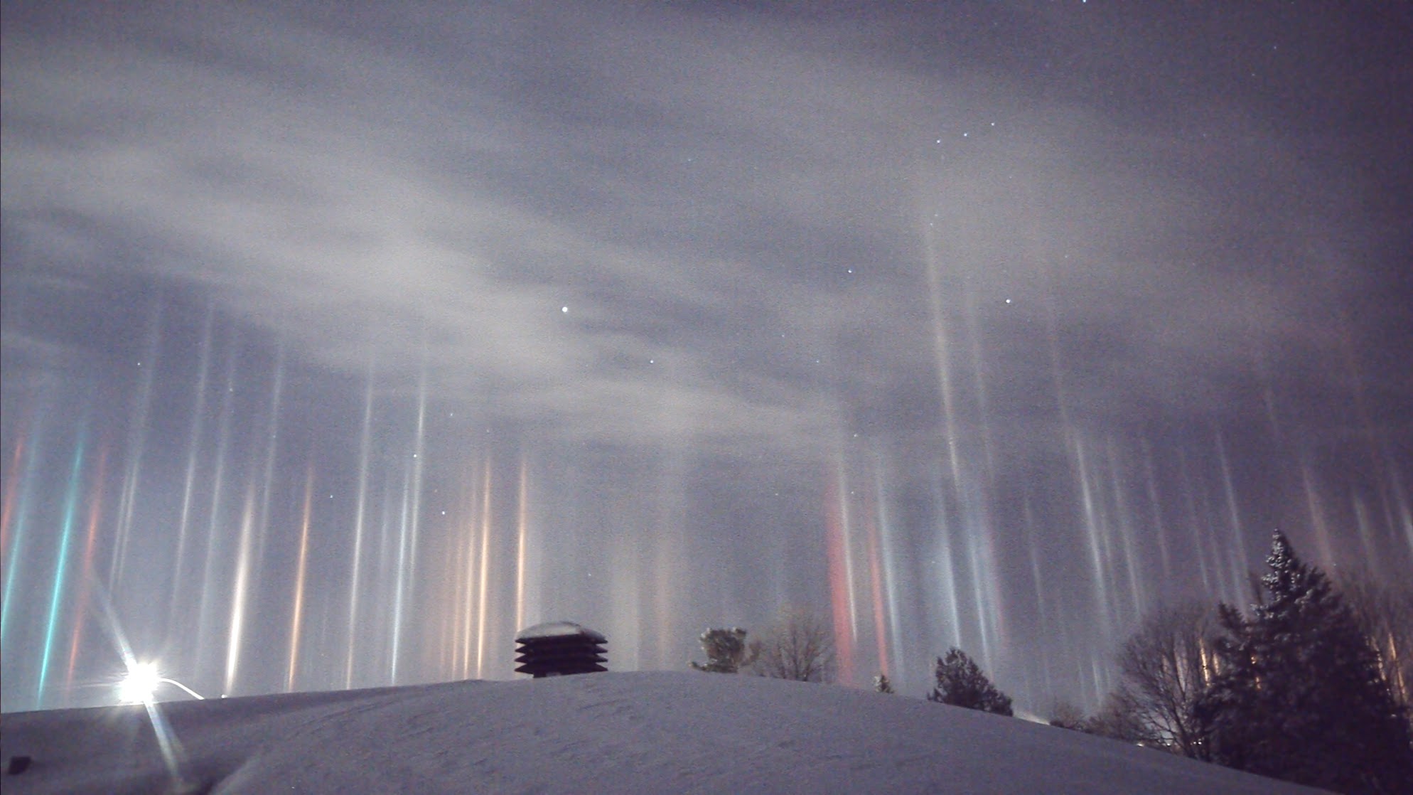 Pillars Have Appeared in The Night Sky Above : ScienceAlert