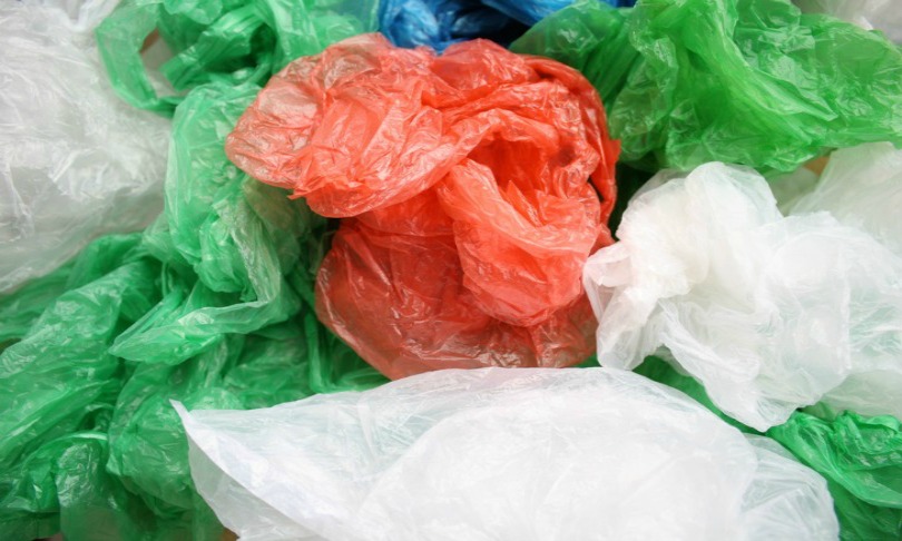 daizuoxin_plastic-bags_shutterstock