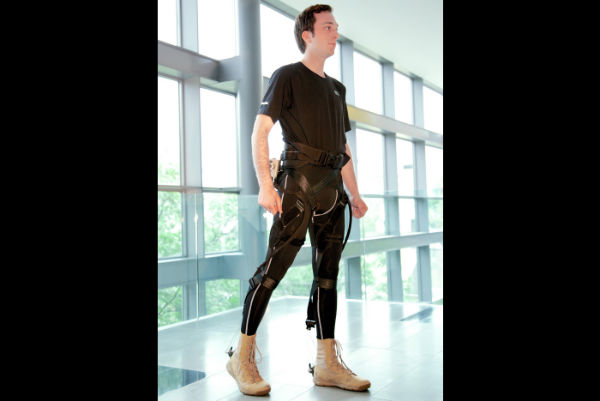 robot-suit