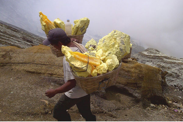 sulphur-miner